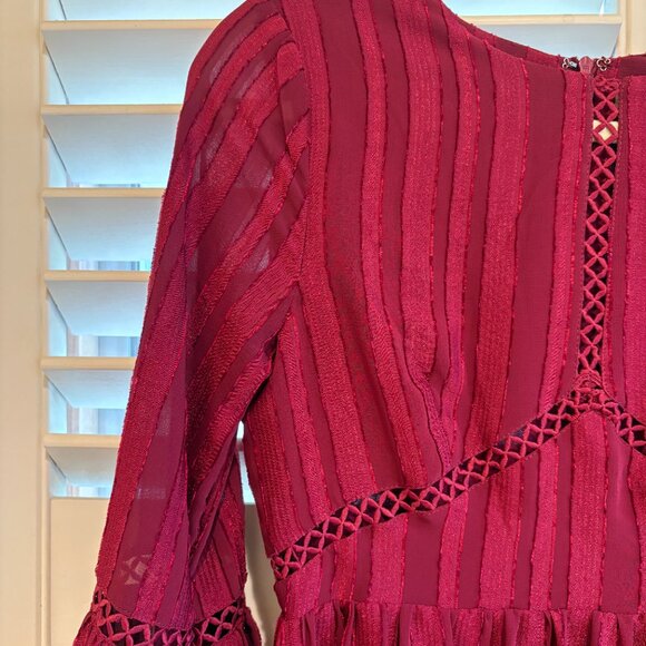 Red flowy dress with cutout detailing - Picture 3 of 4